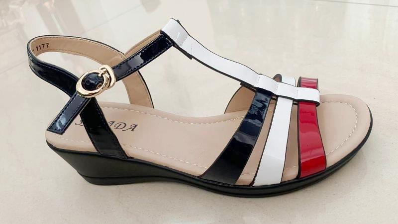Sandale dama rosii cu negru si alb Carine2