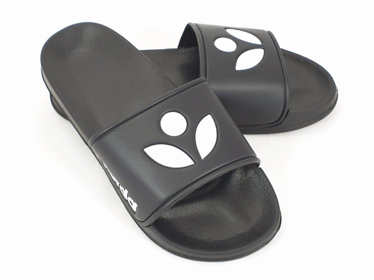 Papuci unisex negri Dana